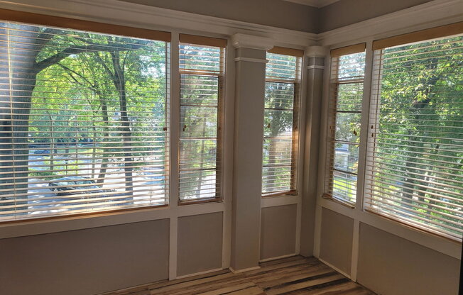 169 PEACHTREE CIR NE