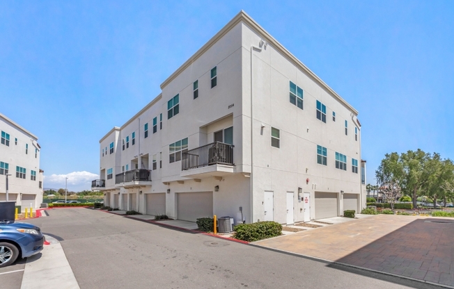 2054 LUZON LN