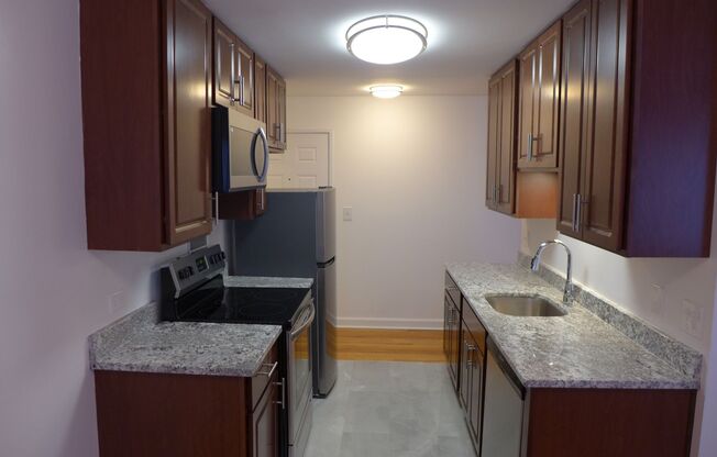 1 bed, 1 bath, 700 sqft, $1,695, Unit 515