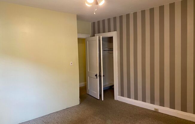 3 beds, 1.5 baths, $2,175, Unit 5806 Howe - 1