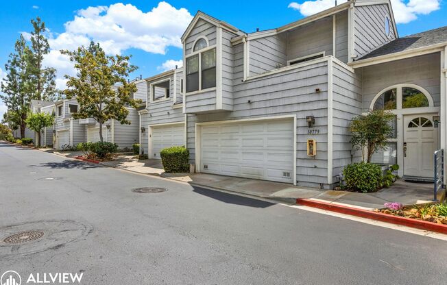 2-Bed/2-Bath Scripps Ranch Townhouse with Ocean Views