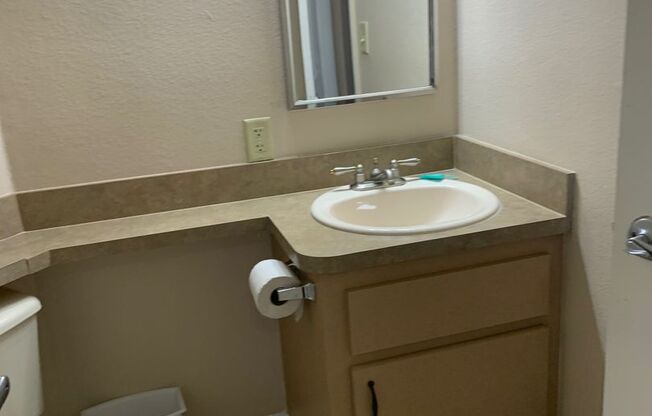 1 bed, 1 bath, $1,095, Unit Unit 201B