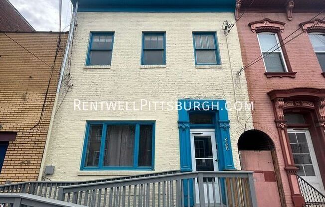 2108 SARAH ST