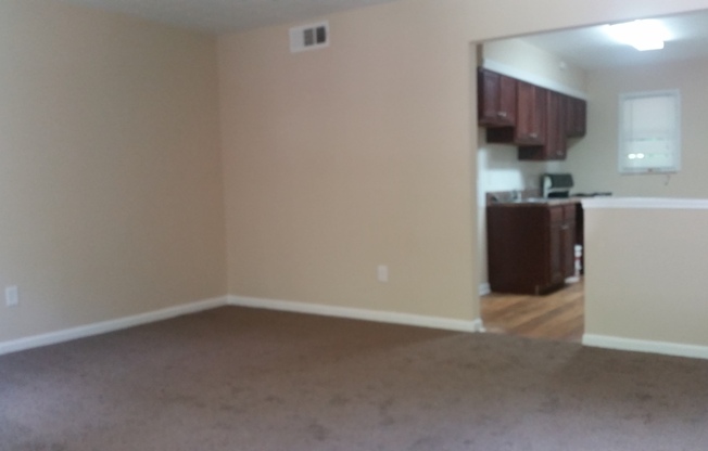 2 beds, 1 bath, $1,295