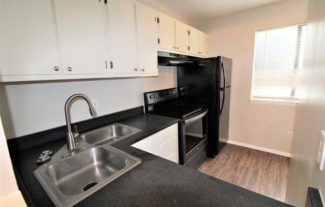 2 Bedroom Townhome in Cotswold!