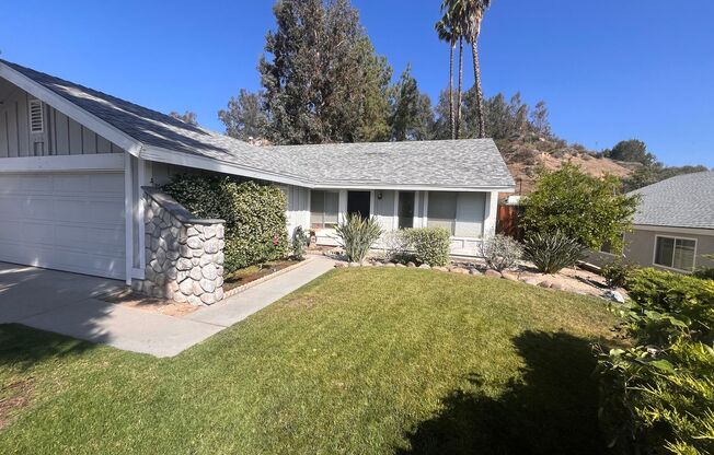 New Photos! Lovely One Level home in Valencia!