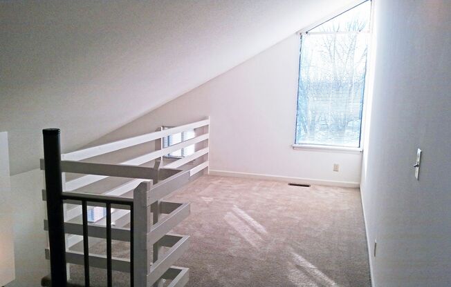 1 bed, 1 bath, 653 sqft, $1,010, Unit K-10