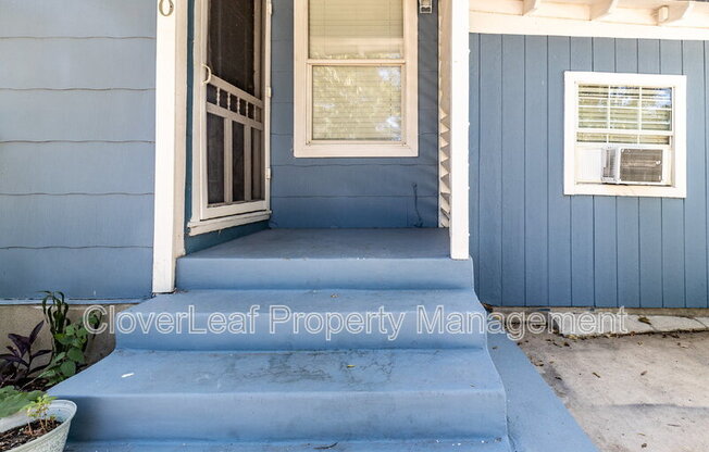 210 HARWOOD DR