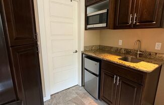 1 bed, 1 bath, $1,295