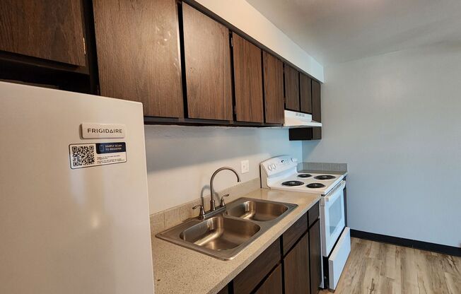 2 beds, 1 bath, 710 sqft, $1,100, Unit HH336
