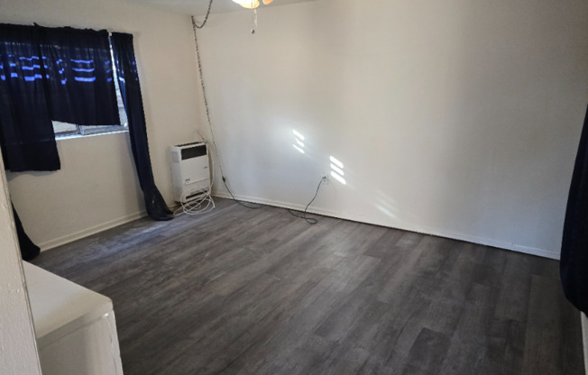 713 1/2 N MARIPOSA ST