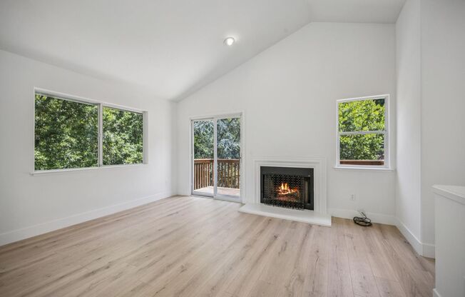 2BD/1.5BA LIGHT & BRIGHT, MILL VALLEY HOME WITH OPEN FLOOR PLAN!