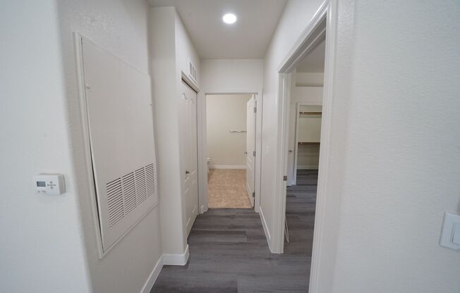 2 beds, 2 baths, $1,550, Unit Building 10