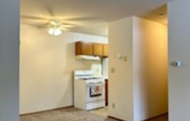 1 bed, 1 bath, 750 sqft, $1,049, Unit 224