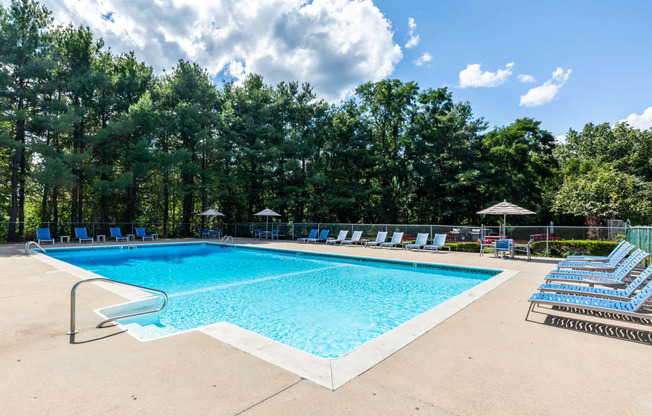 Refreshing Pool With Large Sundeck And Wi-Fi at Heritage at the River, Manchester