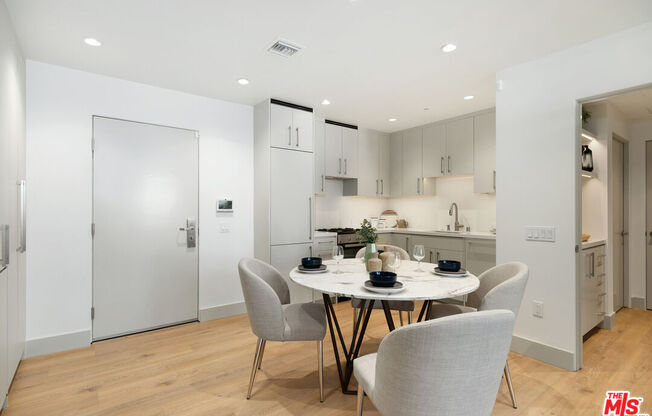 1 bed, 1 bath, 720 sqft, $4,195, Unit 310