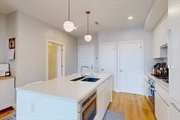 1 bed, 1 bath, 716 sqft, $3,600, Unit 720