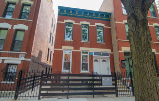 859 N MARSHFIELD