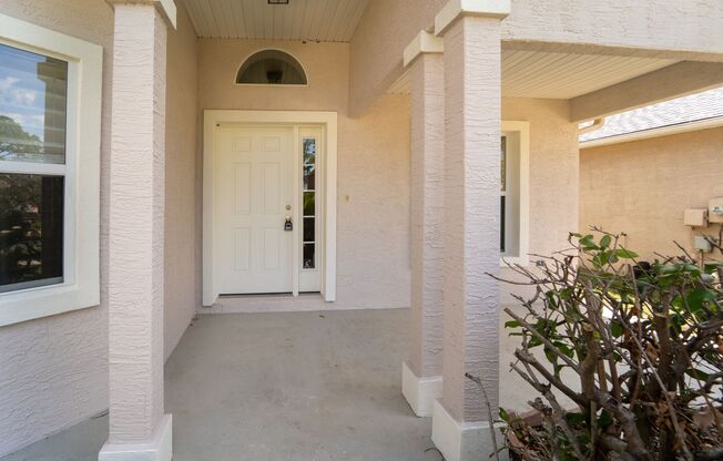 New Listing in Desirable Eagle Creek! 3/2/2