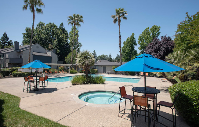 Woodbridge swimming pool and spa