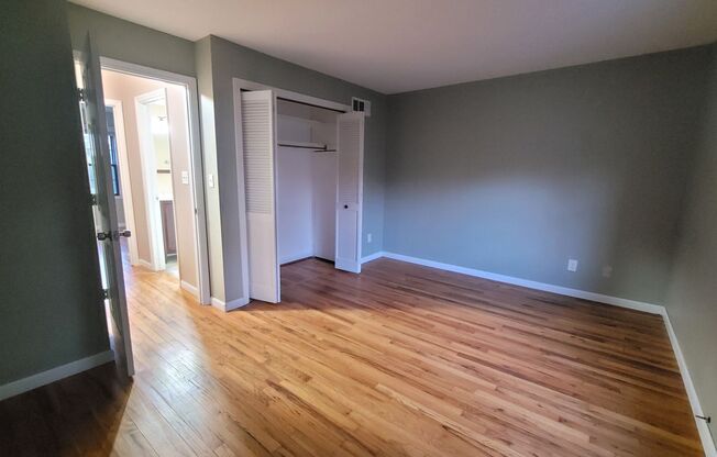 2 beds, 1 bath, $1,395