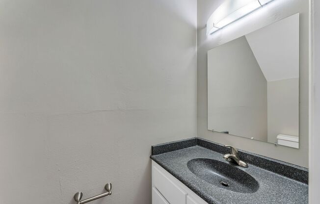 3 beds, 1.5 baths, 1,035 sqft, $2,195, Unit 104
