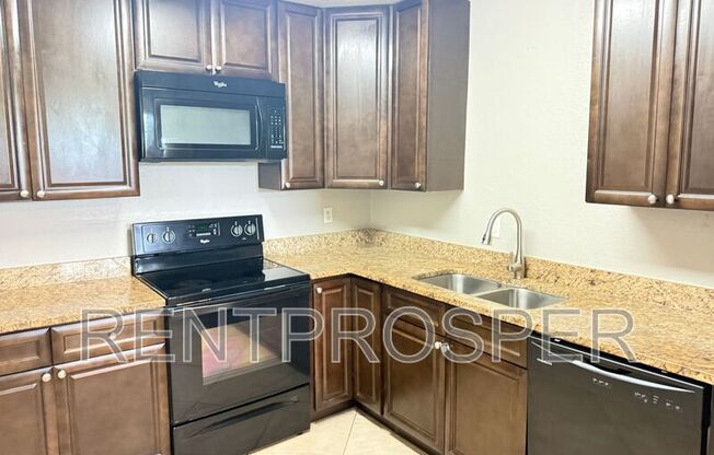 4022 VERSAILLES DR