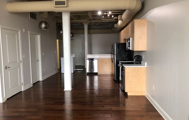 Studio, 1 bath, 442 sqft, $1,335, Unit 419