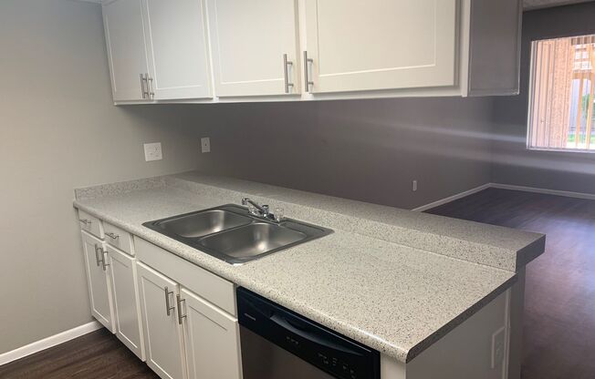 2 beds, 1 bath, 830 sqft, $1,349, Unit 140