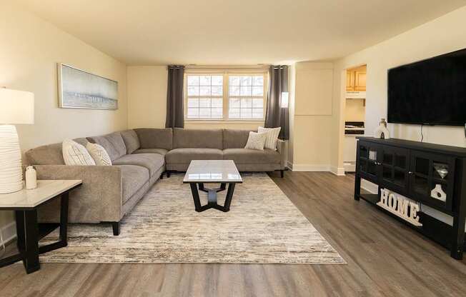 Hyde Park Apartments*
