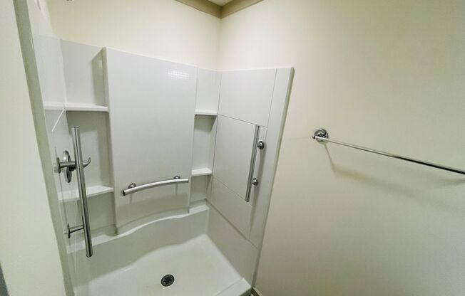 2 beds, 1 bath, $1,449, Unit Unit 109