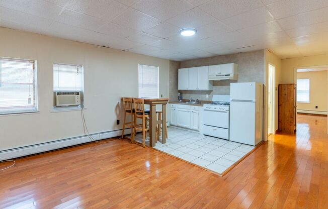 2400 S 4th St