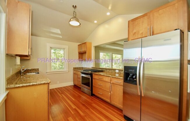 317 MONTECITO AVE