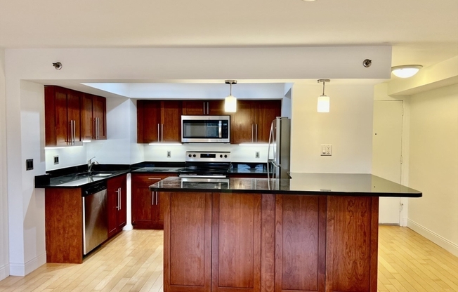 2 beds, 2 baths, 963 sqft, $3,950, Unit 1002