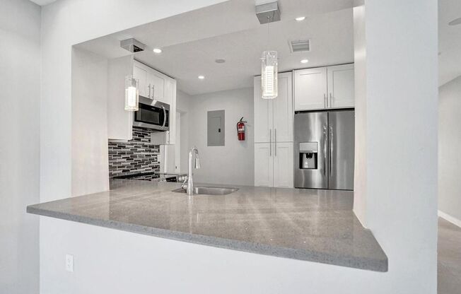 Large 4BD/3BA + Office | Renovated and updated, Single-Family Home – Hollywood, FL | NO HOA