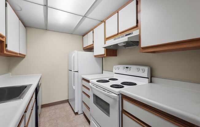 1 bed, 1 bath, $999, Unit 100 F