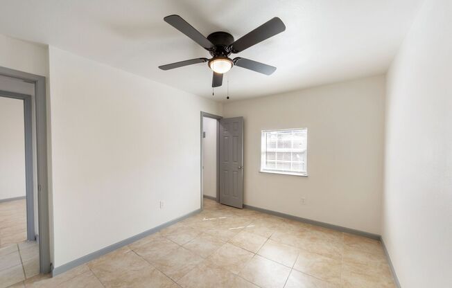 2 beds, 1 bath, $1,025, Unit 23