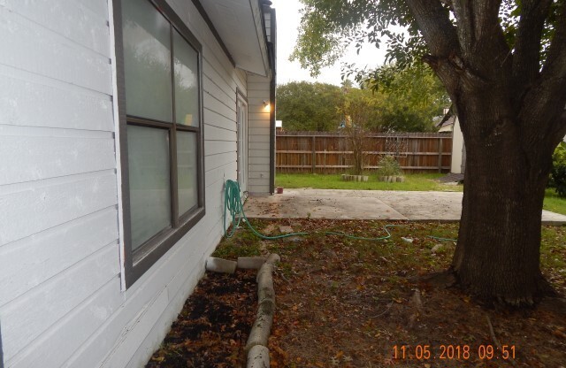 4 beds, 2 baths, $1,695