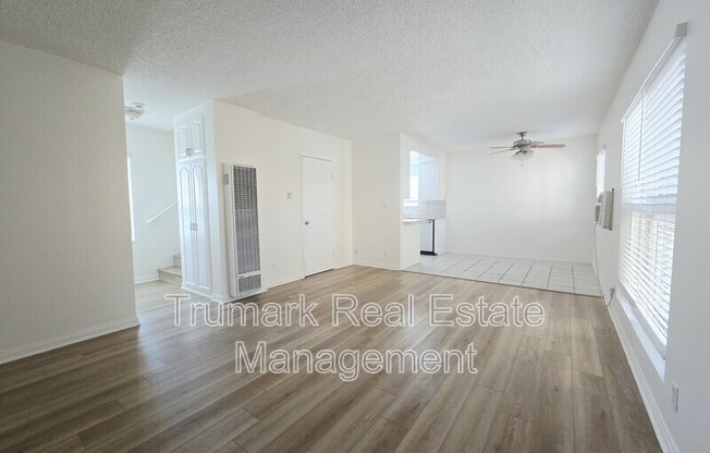210 W TUJUNGA AVE
