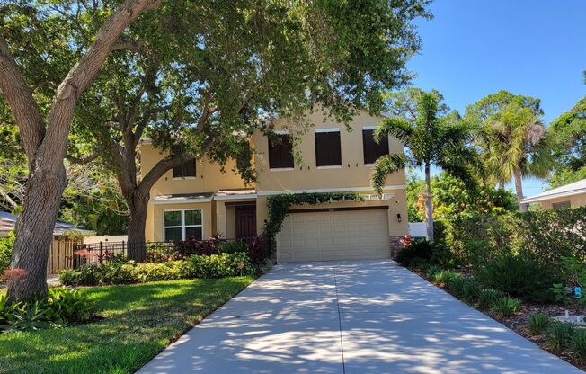 PENDING LEASE-Seasonal only  Large downtown Sarasota pool home for your next vacation