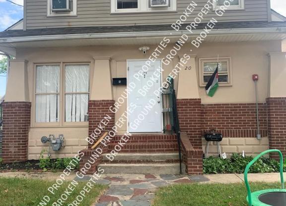 20 W 2 AVE