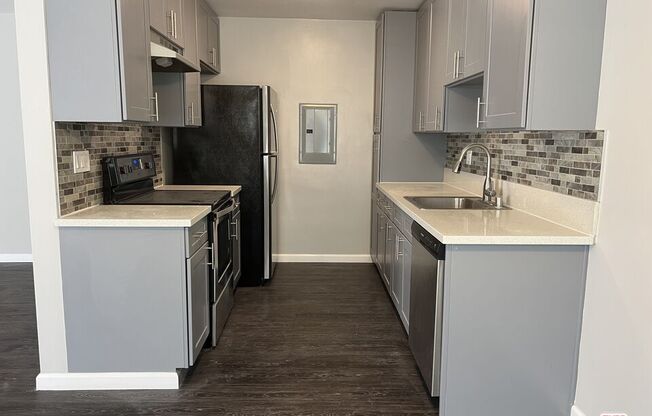 1 bed, 1 bath, 920 sqft, $2,400, Unit 5