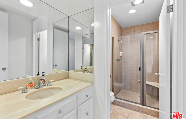 1260 S BEVERLY GLN BLVD