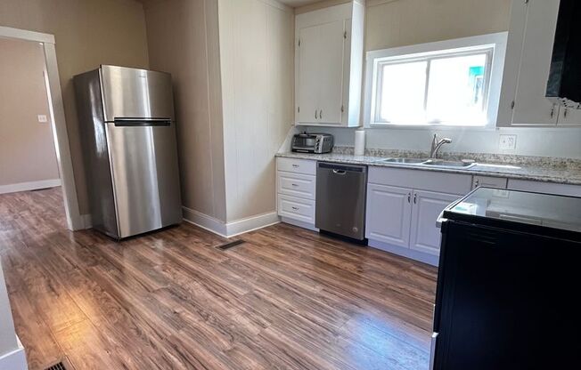 1 bed, 1 bath, $1,300