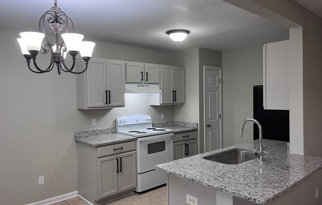 3 Bedroom 3 Bathroom Townhouse!