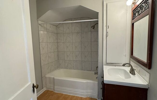 1 bed, 1 bath, $895, Unit #2