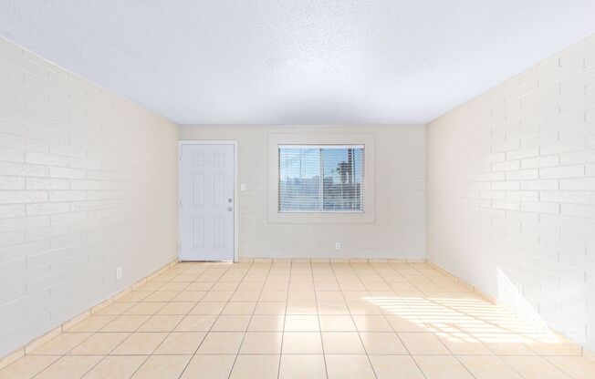 Studio, 1 bath, 400 sqft, $749, Unit 21