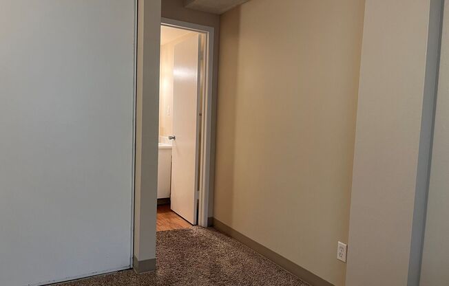 1 bed, 1 bath, 642 sqft, $1,050, Unit 108