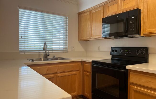 2 beds, 2 baths, 950 sqft, $2,845, Unit 1621L