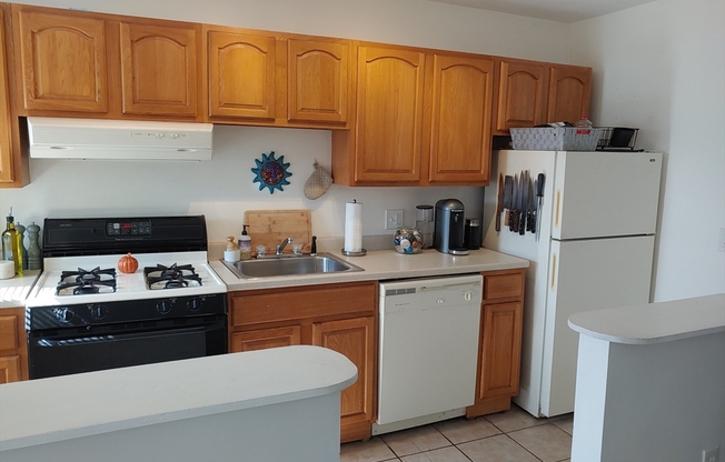 1 bed, 1 bath, 735 sqft, $1,990, Unit 3